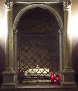 Fülöp és Jakab apostol sírja. Basilica SS. XII Apostolorum, Róma